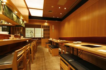 おでん おぐ羅 日本橋三井タワー店の雰囲気1