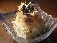 料理メニュー写真 薬味たっぷり冷奴 揚げたて厚揚げ など