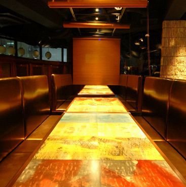宮崎地鶏 鹿児島黒豚 九州料理 やどんげ 渋谷店の雰囲気1