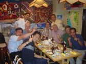 珍しい料理やカクテルで大盛り上がり！