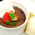 料理メニュー写真&nbsp;熱々チョコケーキ　バニラアイス添え