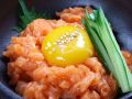 料理メニュー写真&nbsp;サーモンのたたきユッケ