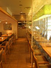 マザーリーフ MOTHER LEAF 横浜スカイビル店マルイ店の雰囲気1
