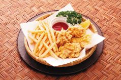 料理メニュー写真&nbsp;【こだわり】鶏もも唐揚とポテトフライ　　