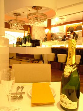 GUMBO & OYSTER BAR なんばパークス店の雰囲気1