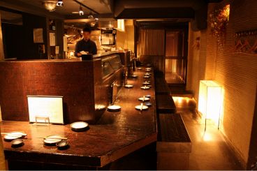 ガシラ 料理人のいる魚屋の雰囲気1