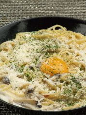 料理メニュー写真&nbsp;キノコとチーズのクリームパスタ