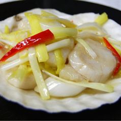 料理メニュー写真 黄ニラと生ホタテの炒め