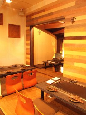 芯 シン SHIN 元町店 もんじゃ お好み焼 鉄板焼の雰囲気1