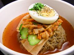 料理メニュー写真&nbsp;冷麺/ビビン麺(自家製甘辛ソース仕上げ)