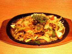 料理メニュー写真&nbsp;大人気！たっぷり野菜と豚肉の鉄板ジャポネソースif風