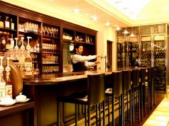 バールデルポンペイ BAR del POMPEI 帝国ホテルタワーの雰囲気1