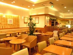 イタリアントマト カフェ ジュニア Jr 池袋サンシャインアルタ店の雰囲気1