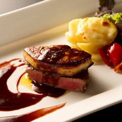 料理メニュー写真 牛肉とフォアグラの重ね焼き