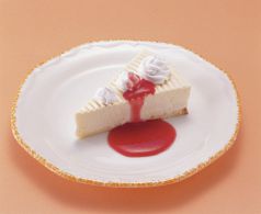 料理メニュー写真&nbsp;生チーズケーキ　ラズベリーソース