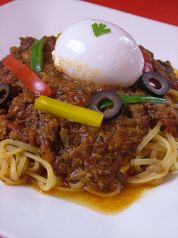 料理メニュー写真 手作りポーチドエッグのボロネーゼ