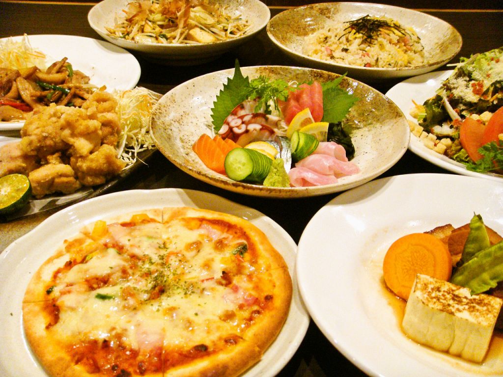 コースは【2H飲放付】2500円~ご用意。さらに金・土以外はクーポン利用で飲放が2→3時間に♪