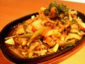 料理メニュー写真&nbsp;豚肉とたっぷり野菜のFrog風炒め！