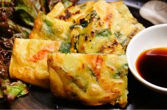 料理メニュー写真&nbsp;味自慢！韓国チヂミ/豚肉とキムチの炒め物/店長自慢のトンペイ焼き