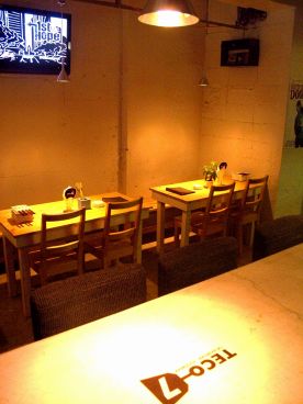 テコシチ teco7 鉄板焼き お好み焼き bar バーの雰囲気1