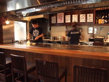 広島お好み焼き 鉄板焼 おっこんやの雰囲気1