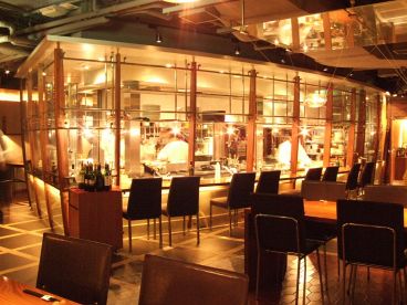 タパス ダイニング TAPAS DINING 新宿住友ビル49Fの雰囲気1