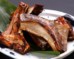 料理メニュー写真&nbsp;まぐろカマスペアリブ