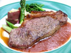 料理メニュー写真 牛サーロインの網焼きステーキ