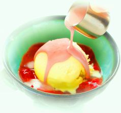料理メニュー写真&nbsp;パリパリソースのアイスクリーム【ストロベリー/チョコレート/キャラメル】