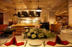 キハチ銀座本店1階Cafe & bar カフェ＆バーの写真