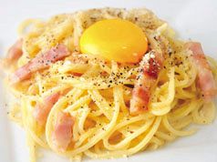 料理メニュー写真 明太クリームパスタ/月見カルボナーラ