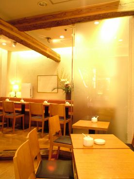 カンタベリ カフェ 新宿小田急ハルク店の雰囲気1