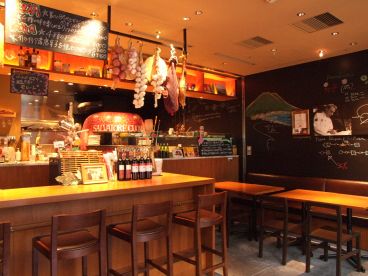 サルヴァトーレ クオモ SALVATORE CUOMO 新宿の雰囲気1