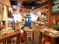 店内はハワイの路面店♪