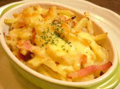 料理メニュー写真&nbsp;ポテトベーコンチーズ焼き