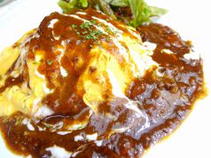 料理メニュー写真&nbsp;・じっくり煮込んだオムハヤシ