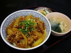 料理メニュー写真 和風カレーラム丼(ランチは味噌汁・お新香付500円)