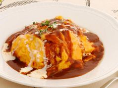 料理メニュー写真&nbsp;デミグラスソースのオムライス