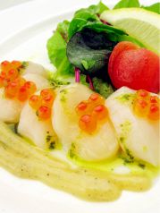 料理メニュー写真&nbsp;北海道産ホタテのカルパッチョ ディジョンマスタードソース