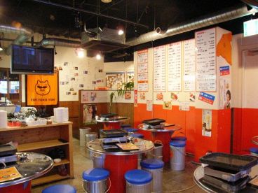 豚とこ豚 立川南口本店の雰囲気1