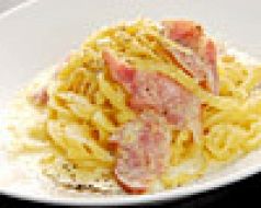 料理メニュー写真&nbsp;スモークベーコンのカルボナーラ