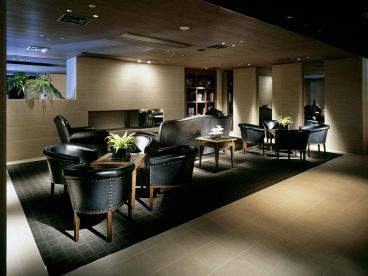 シンサイバシモノリス SHINSAIBASHI MONOLITHの雰囲気1