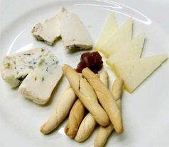 料理メニュー写真&nbsp;スペイン産チーズの盛り合わせ