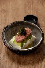 料理メニュー写真&nbsp;たたき鮪のアボカド豆腐