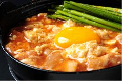 料理メニュー写真&nbsp;韓国KARAの豆腐チゲ鍋(760kcal)/がっつりこってり豚丼～とろろで健康(926kcal)