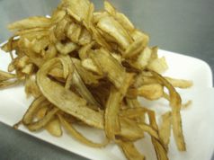 料理メニュー写真 ごぼうチップス