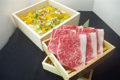 料理メニュー写真&nbsp;霜降高原牛肩ロース肉のせいろ蒸しゃぶ