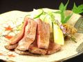 料理メニュー写真&nbsp;当店自慢の仙台名物牛タン炙り