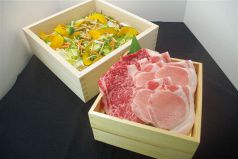 料理メニュー写真&nbsp;霜降高原牛と千葉県産東総いも豚のせいろ蒸しゃぶ