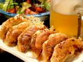 料理メニュー写真&nbsp;手作り餃子／特製もつ煮込み／焼き餅の納豆おろしかけ